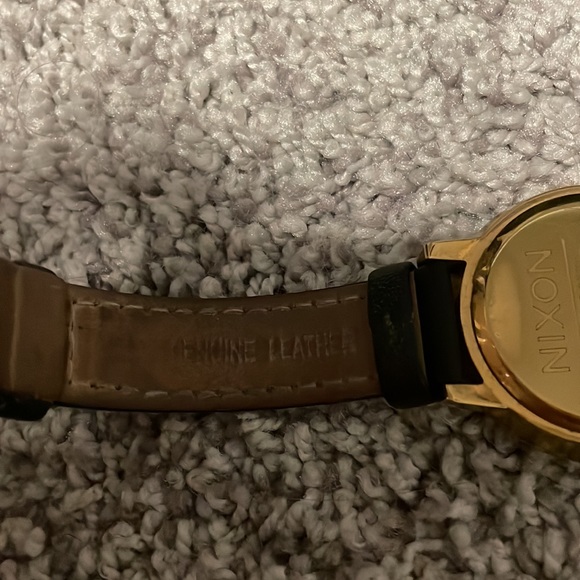 Women’s Nixon watch - Picture 5 of 5